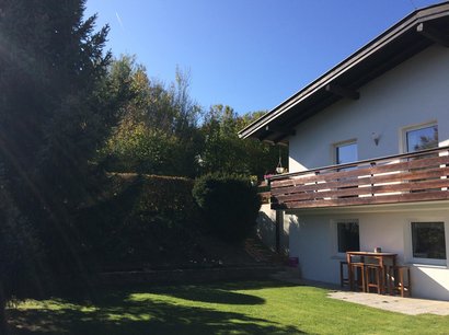 Haus-Lamprecht-Mutters-mit-Garten.jpg